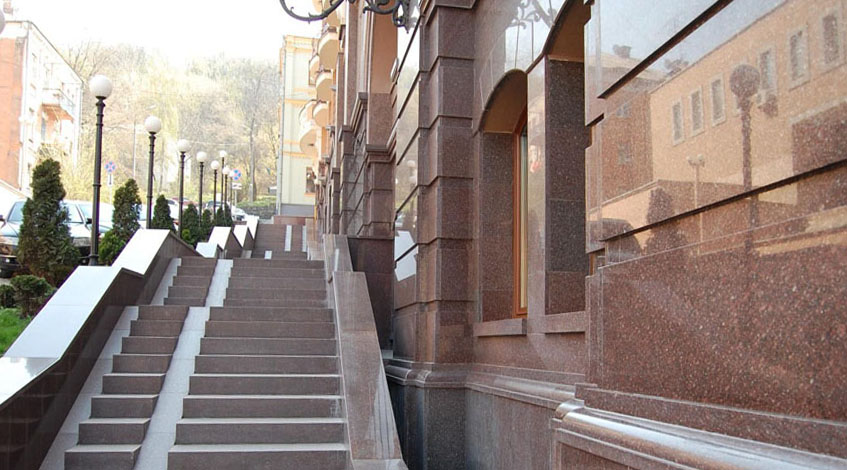 гранитный фасад